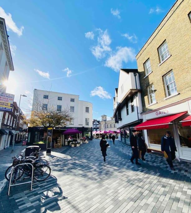 New Studio Flat Overlooking City Centre Kingston upon Thames  Exterior foto